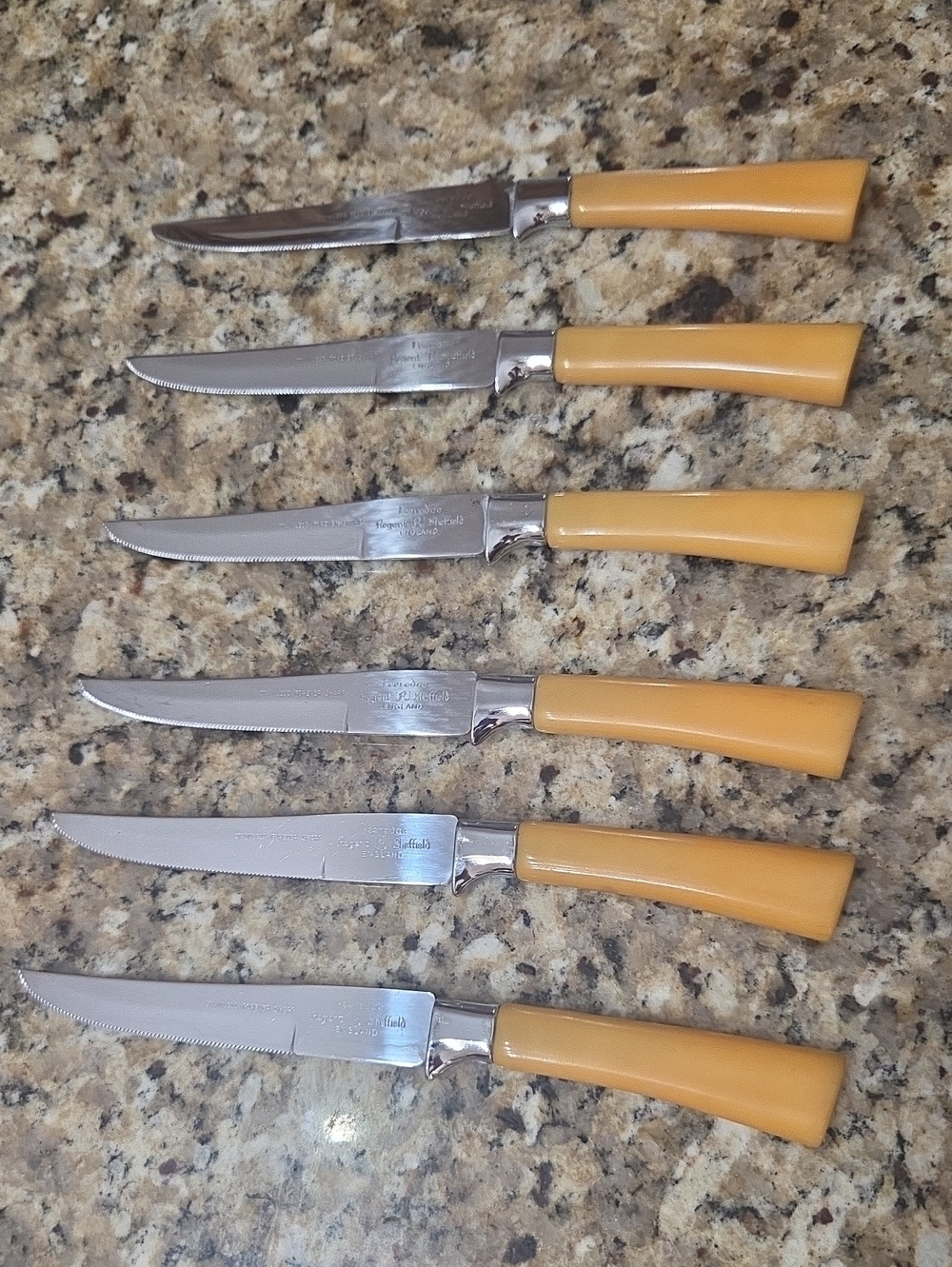 Vintage Peeredge Regent Sheffield Yellow Handle Stainless Steel Steak Knives 6